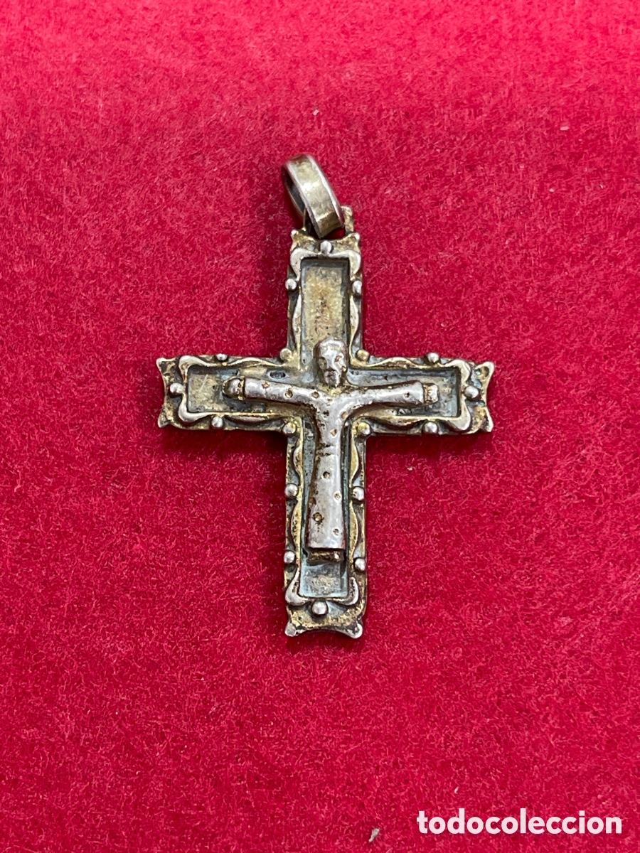Antig&uuml;edades: Crucifijo en plata de ley. - Foto 1