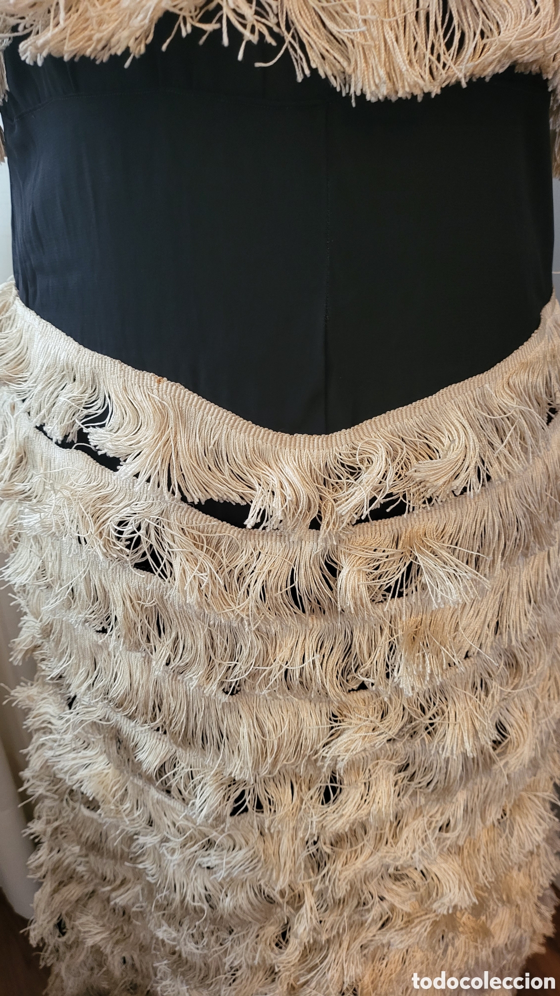 Antig&uuml;edades: ANTIGUO VESTIDO DE SEDA DE RASO Y FLECOS - Foto 3