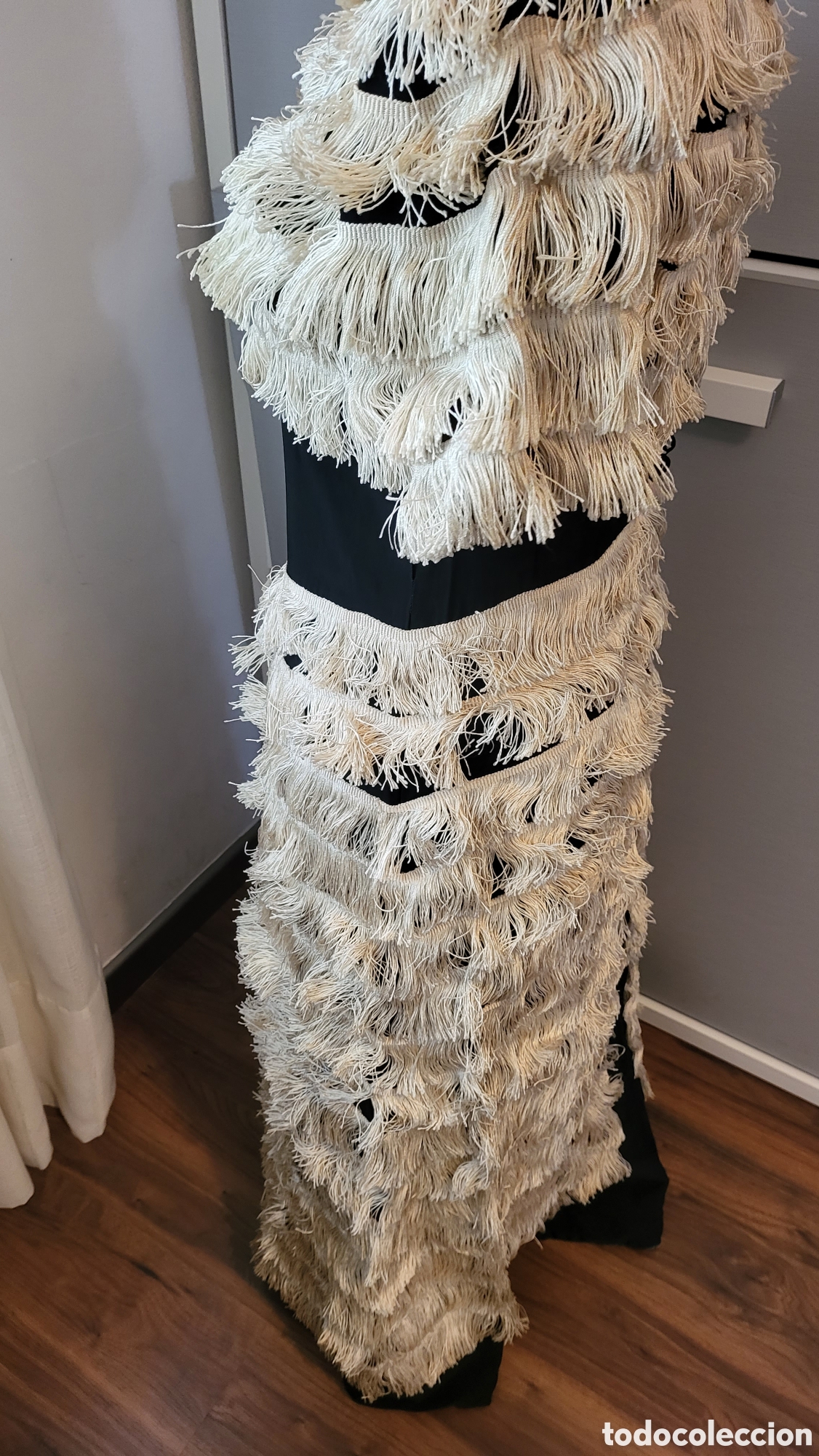 Antig&uuml;edades: ANTIGUO VESTIDO DE SEDA DE RASO Y FLECOS - Foto 5