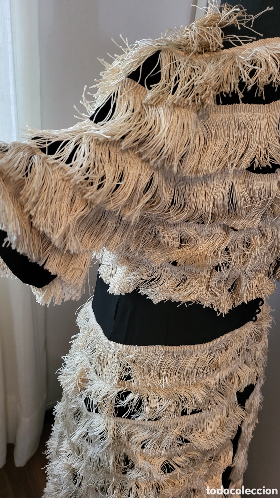 Antig&uuml;edades: ANTIGUO VESTIDO DE SEDA DE RASO Y FLECOS - Foto 7
