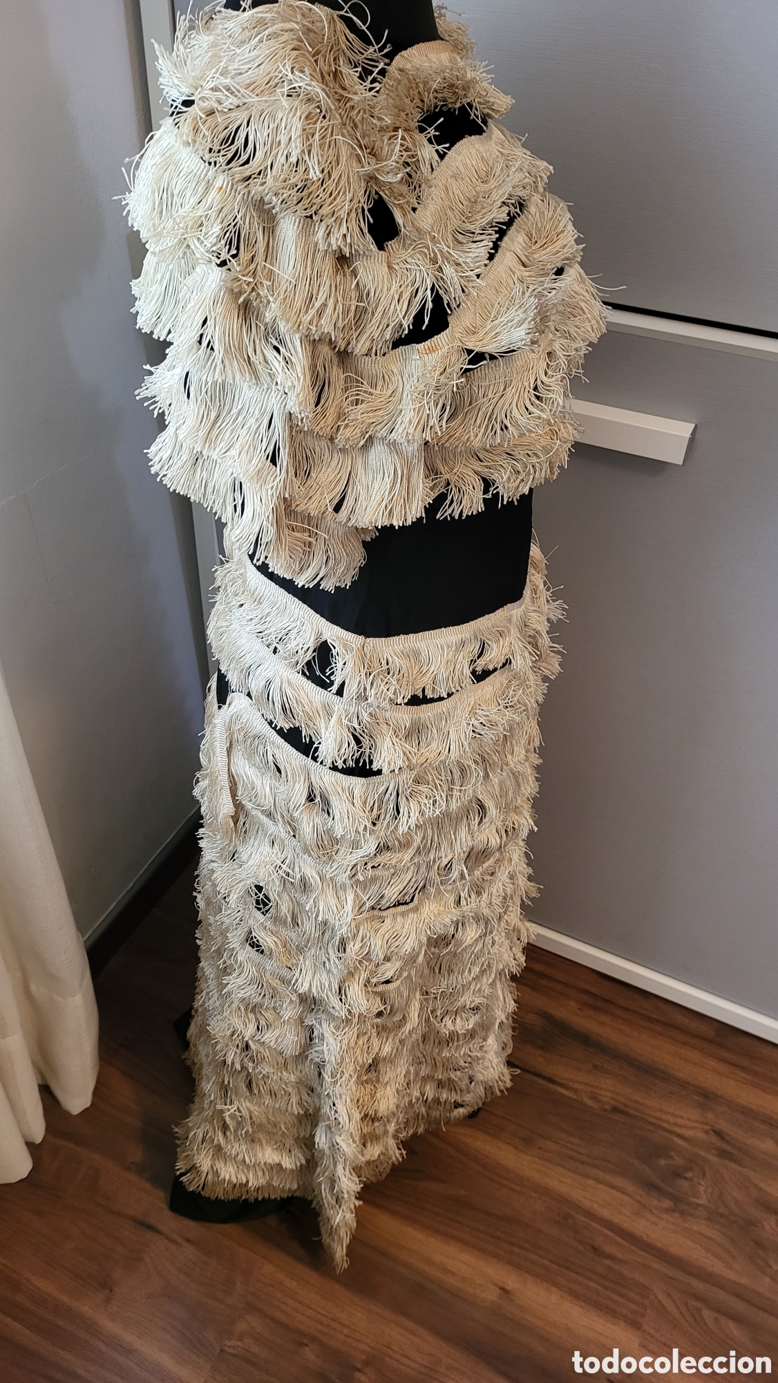 Antig&uuml;edades: ANTIGUO VESTIDO DE SEDA DE RASO Y FLECOS - Foto 8