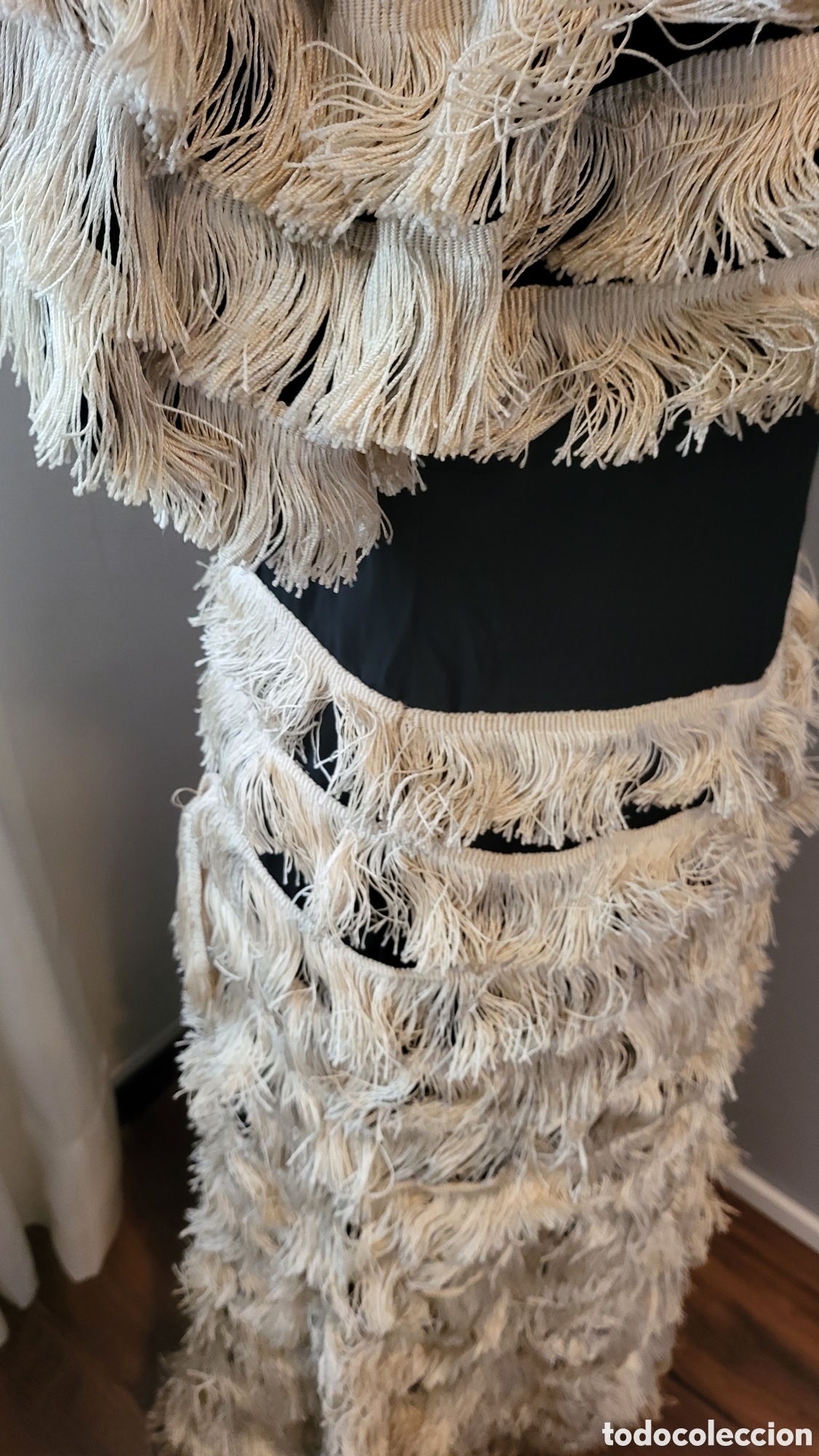 Antig&uuml;edades: ANTIGUO VESTIDO DE SEDA DE RASO Y FLECOS - Foto 10