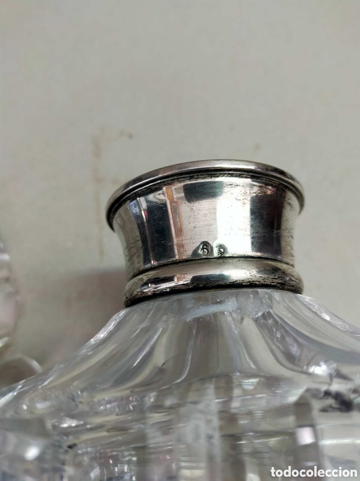Antig&uuml;edades: BOTELLA DE CRISTAL TALLADO CON BOCA DE PLATA PUNZONADA. - Foto 6