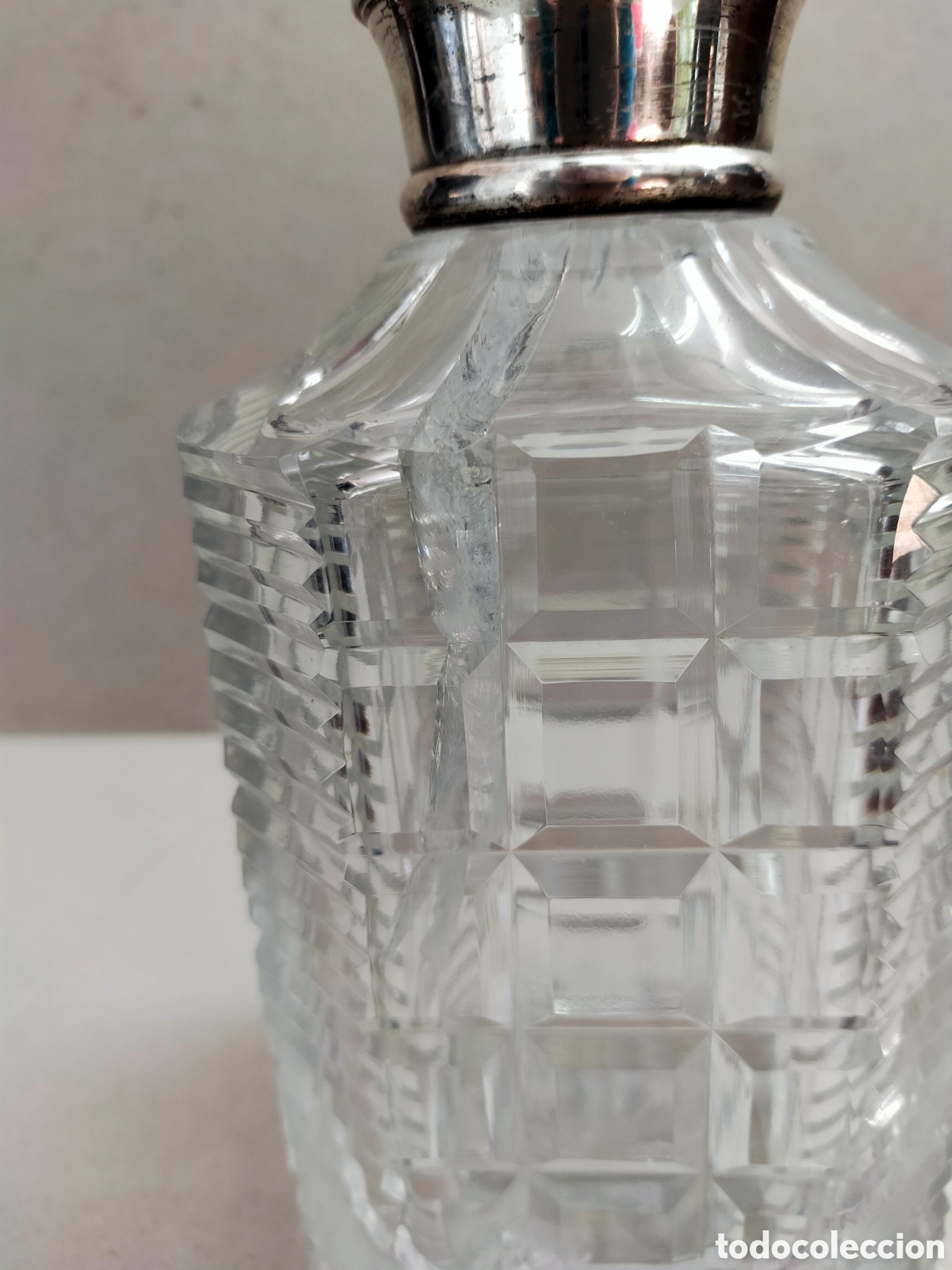 Antig&uuml;edades: BOTELLA DE CRISTAL TALLADO CON BOCA DE PLATA PUNZONADA. - Foto 7