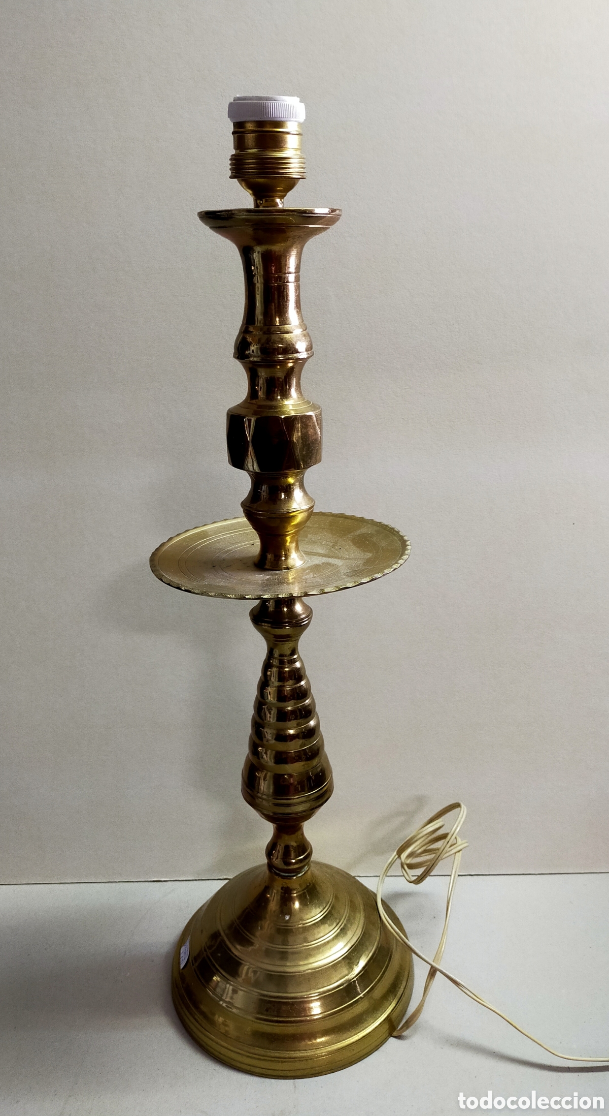 Antig&uuml;edades: HACHERO O PIE DE LAMPARA EN BRONCE. 1 LUZ. - Foto 7