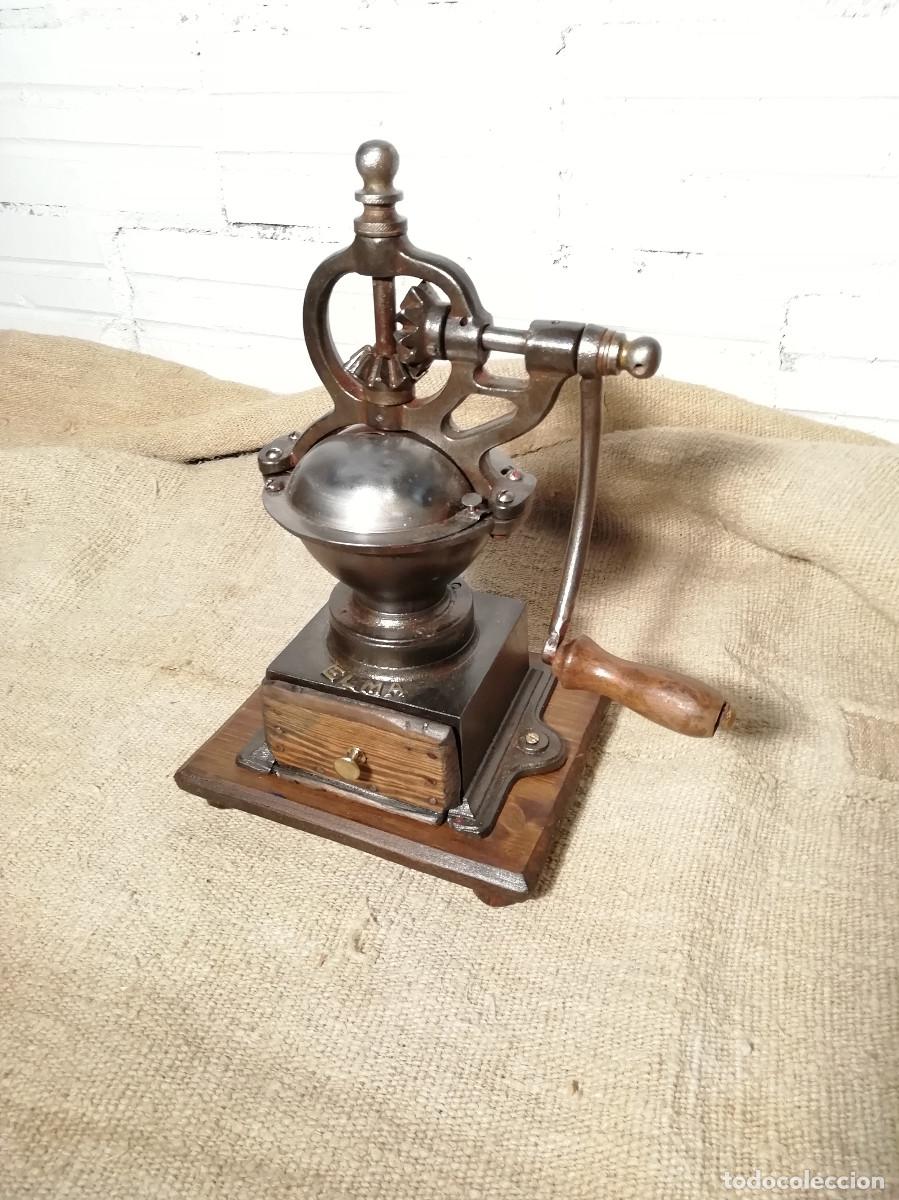 Antig&uuml;edades: Molinillo de caf&eacute; Elma 00