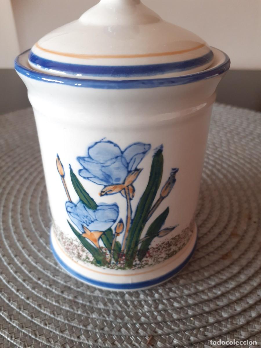 Antig&uuml;edades: Taro de cer&aacute;mica,flores iris - Foto 1