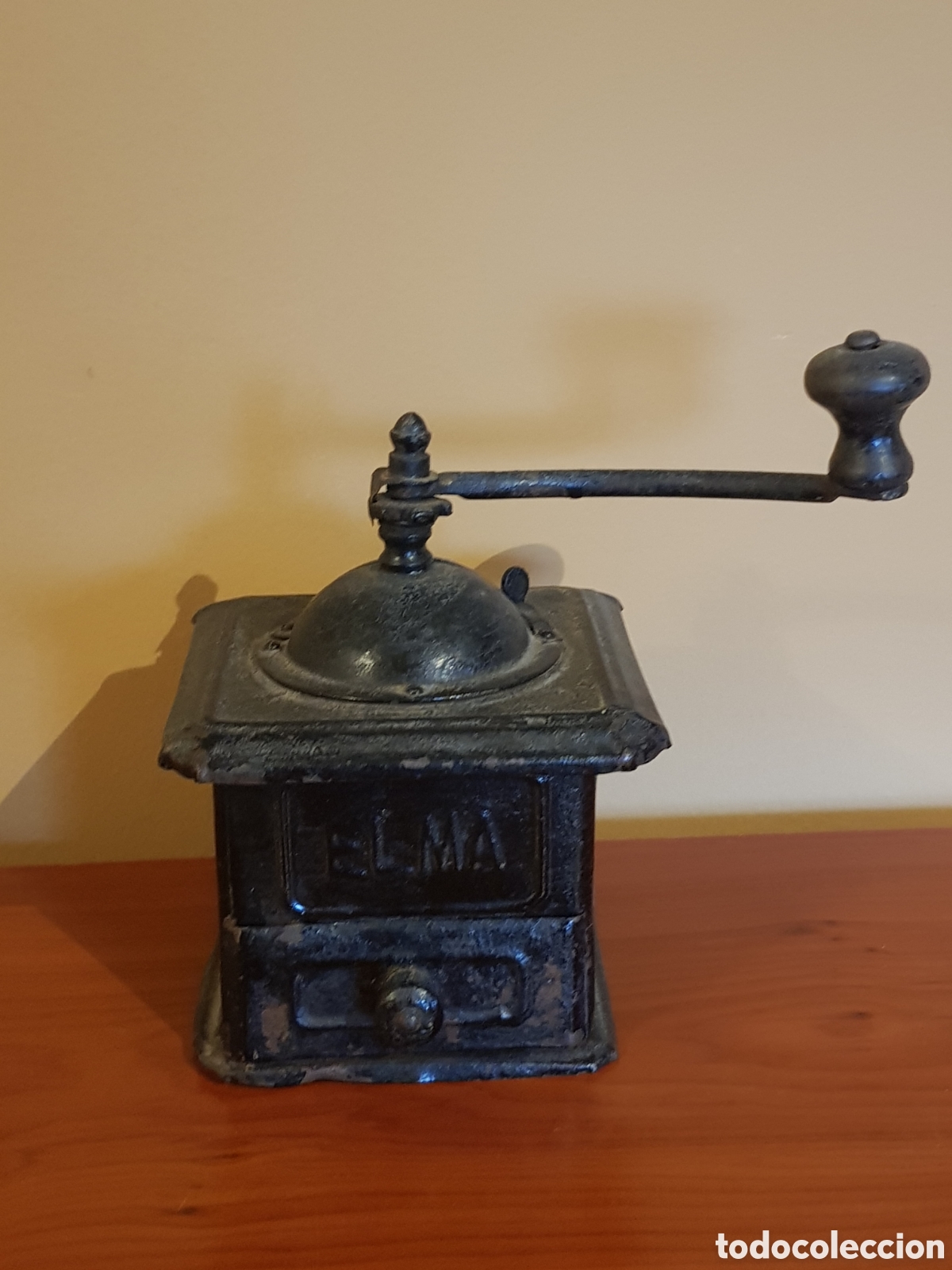 Antiguidades: Molinillo de Caf&eacute; Marca Elma 16 Cm alto met&aacute;lico de hierro y chapa