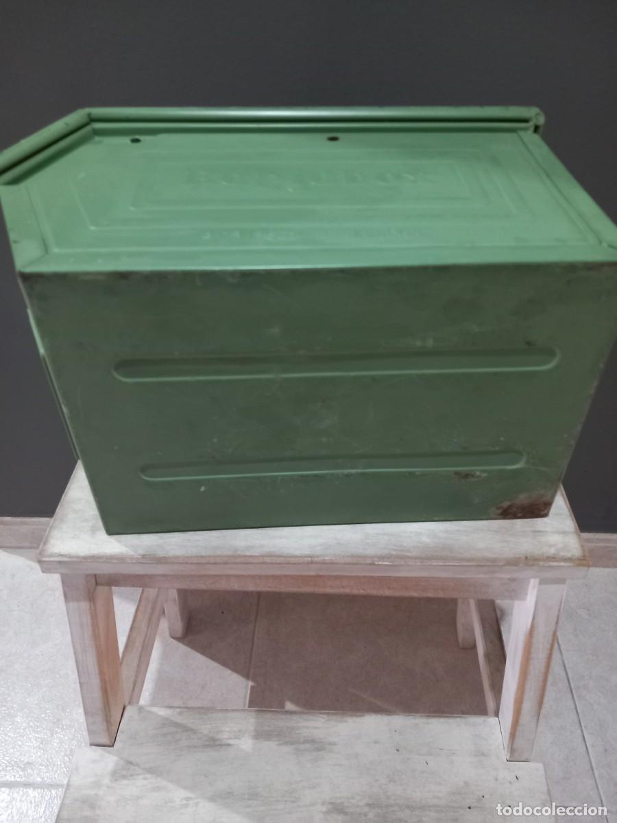 Antig&uuml;edades: Caj&oacute;n de hierro antiguo - Foto 4