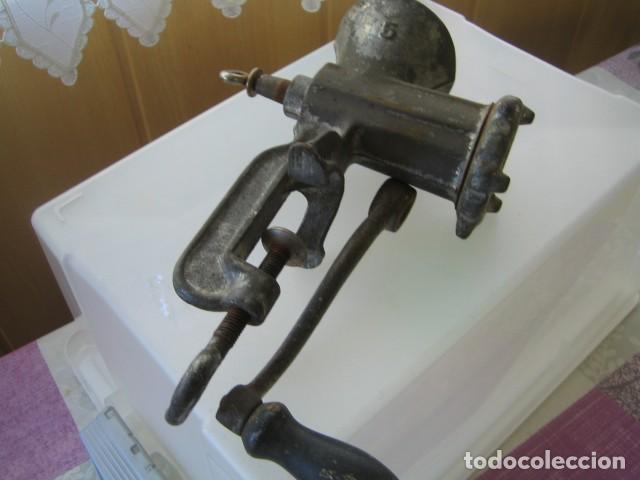 Antig&uuml;edades: picadora titan- BUEN ESTADO - Foto 1