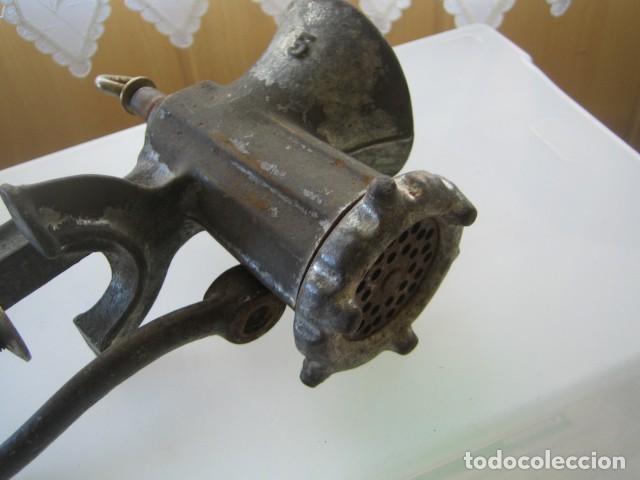 Antig&uuml;edades: picadora titan- BUEN ESTADO - Foto 2