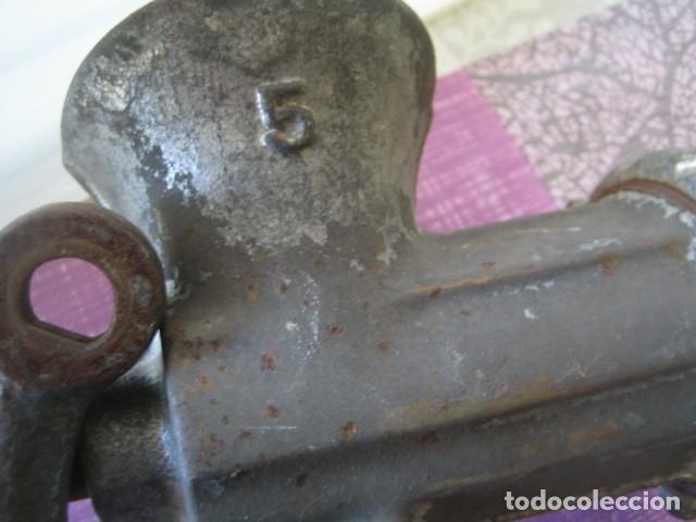Antig&uuml;edades: picadora titan- BUEN ESTADO - Foto 5