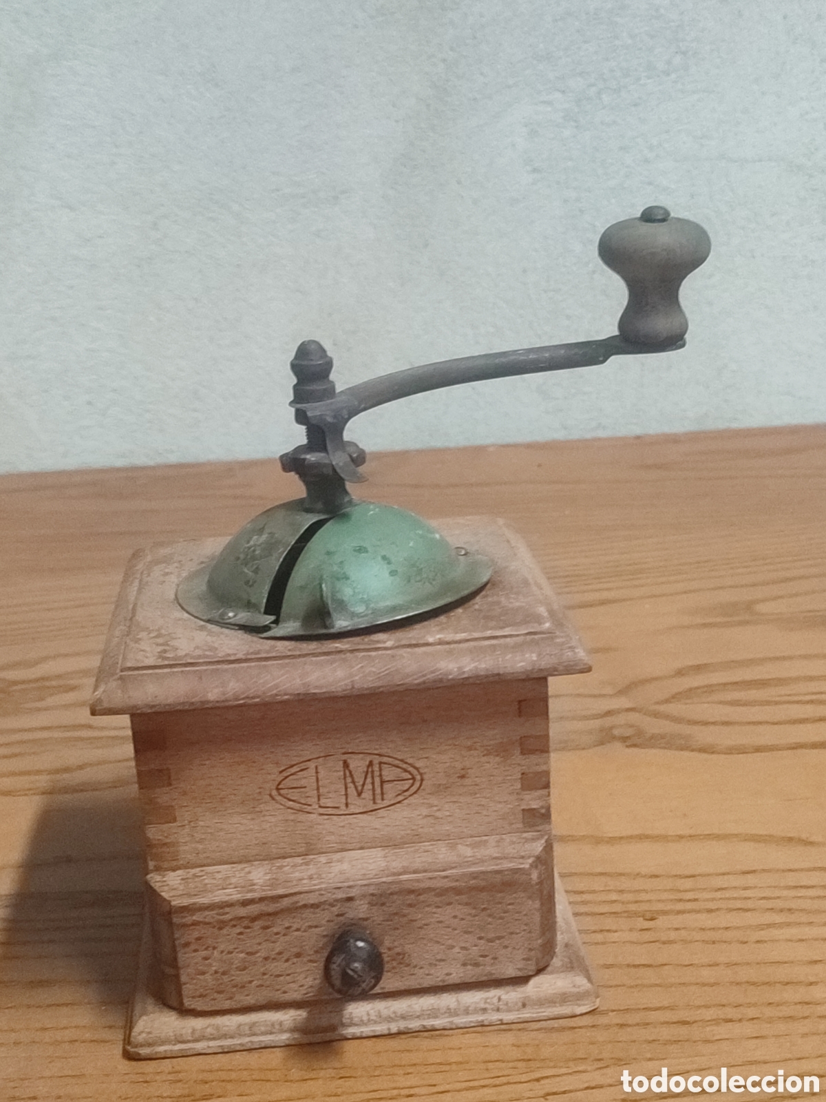 Antig&uuml;edades: Antiguo molinillo de caf&eacute; marca ELMA. - Foto 1