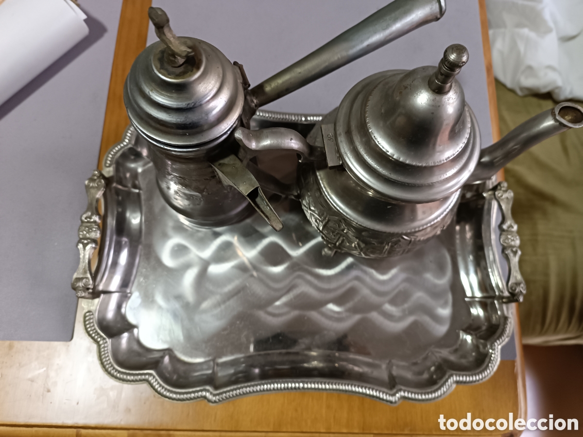 Antiques: Juego de teteras y bandeja.