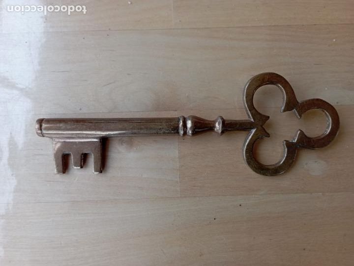 Antig&uuml;edades: LLAVE EN BRONCE CON PUBLIDAD CADKEY. - Foto 2