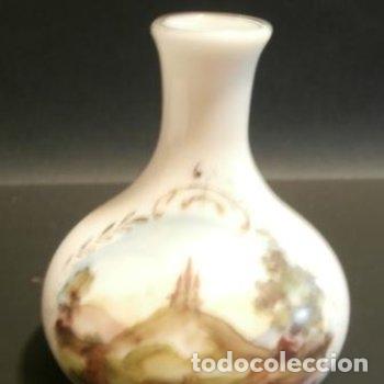 Antig&uuml;edades: Jarroncito opalina - Foto 1