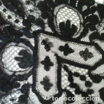 Antig&uuml;edades: Mantilla de blonda negra - Foto 4