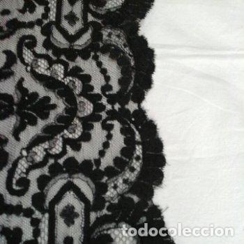 Antig&uuml;edades: Mantilla de blonda negra - Foto 6