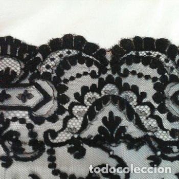Antig&uuml;edades: Mantilla de blonda negra - Foto 8