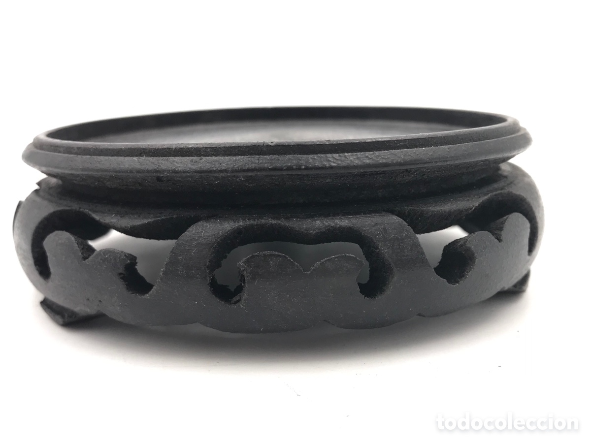 Antig&uuml;edades: Peana o m&eacute;nsula oriental antigua en madera para figura china.