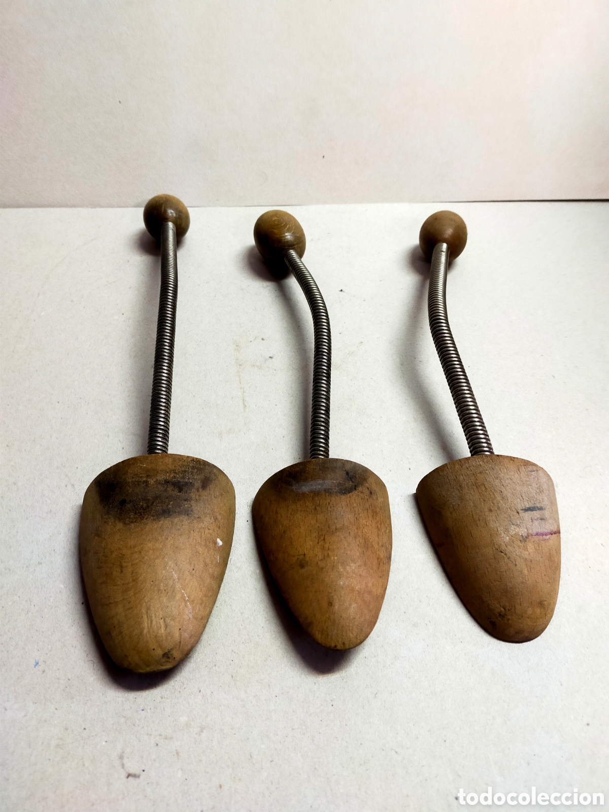 Antig&uuml;edades: TRES HORMAS PLEGABLES EN MADERA. - Foto 2