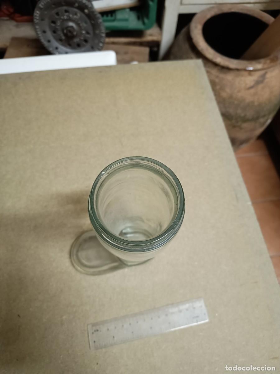 Antig&uuml;edades: Original bote de cristal con forma de bota - Foto 2