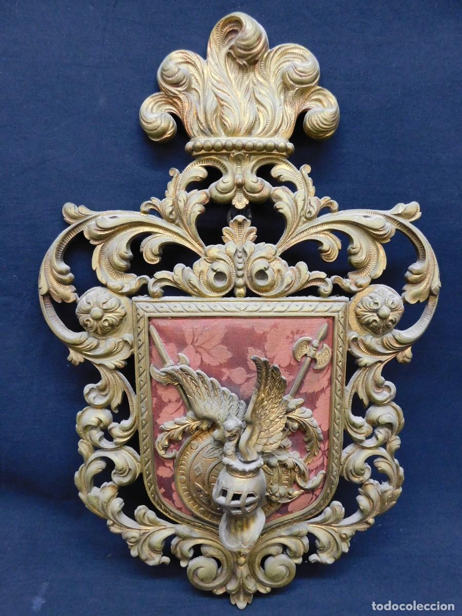 Antig&uuml;edades: ESCUDO DE ARMAS BRONCE - Foto 1
