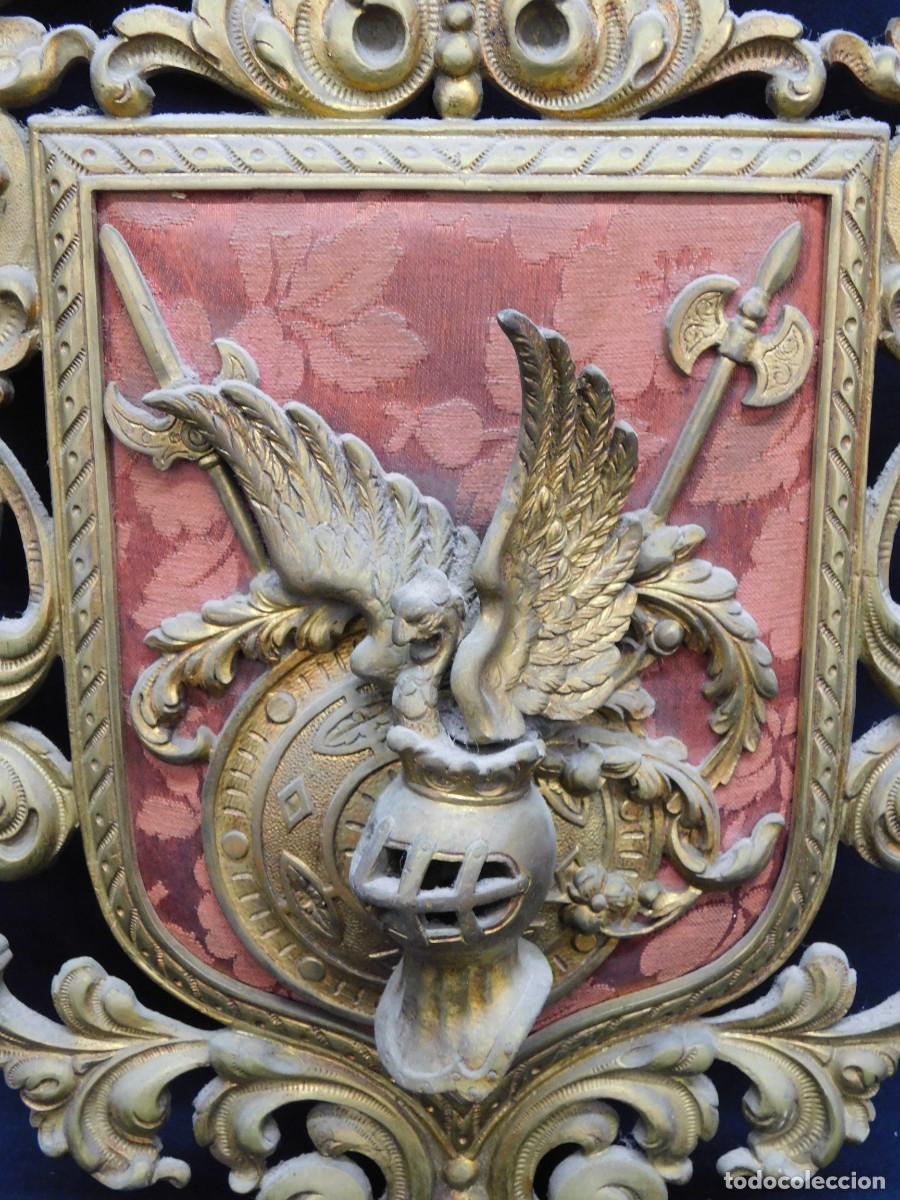 Antig&uuml;edades: ESCUDO DE ARMAS BRONCE - Foto 2