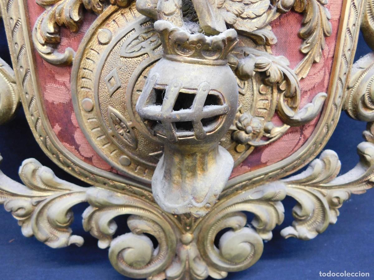Antig&uuml;edades: ESCUDO DE ARMAS BRONCE - Foto 6