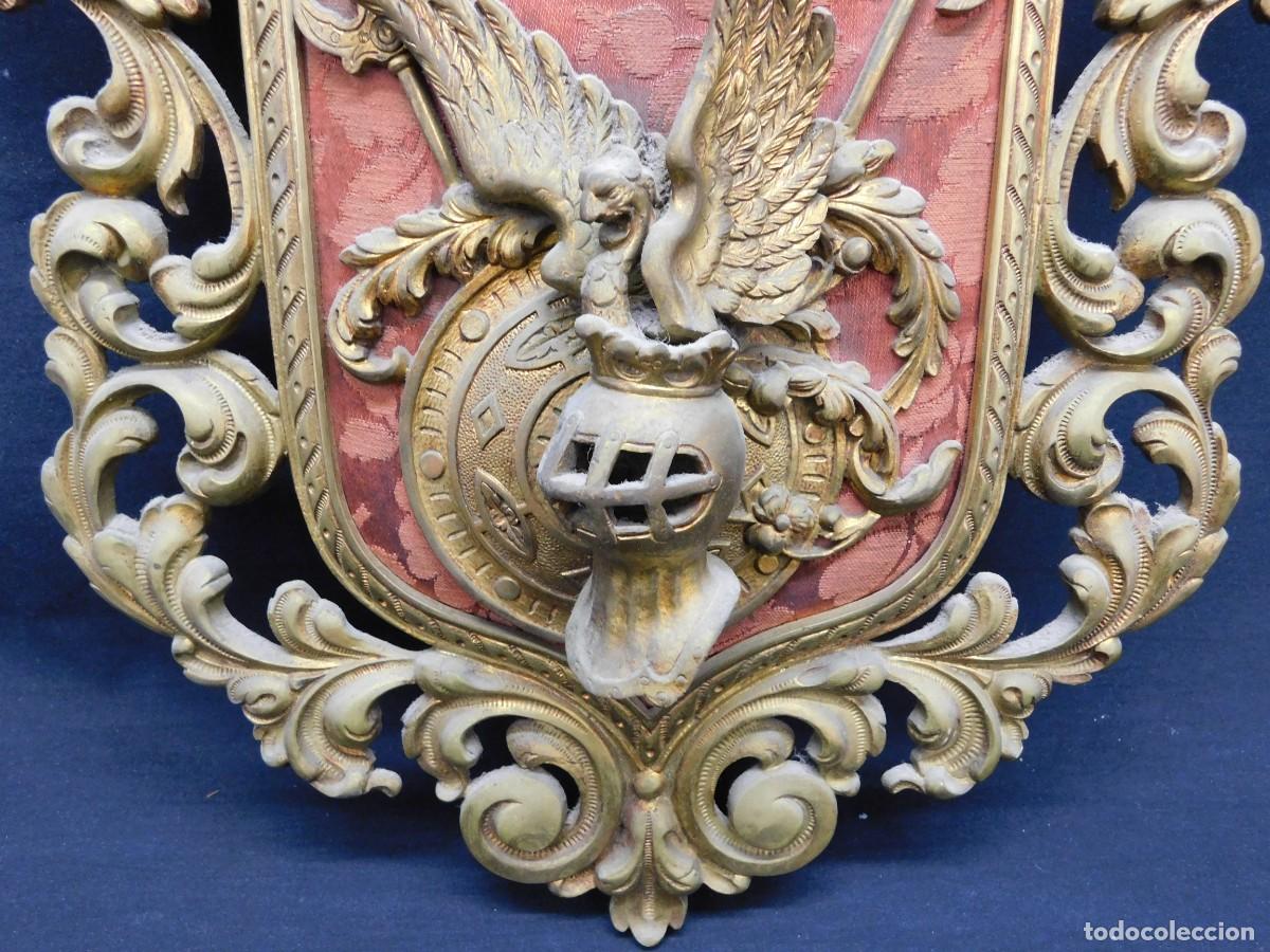 Antig&uuml;edades: ESCUDO DE ARMAS BRONCE - Foto 7