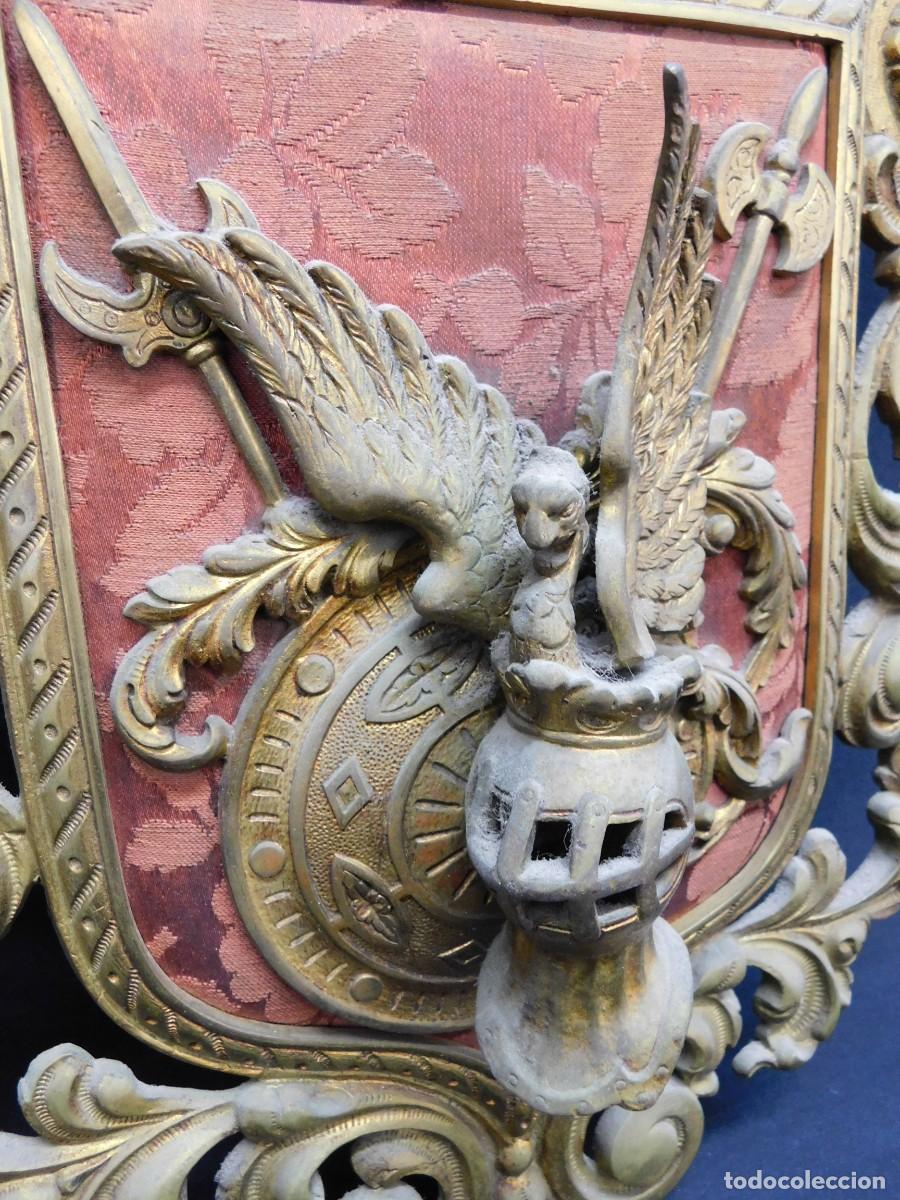 Antig&uuml;edades: ESCUDO DE ARMAS BRONCE - Foto 9