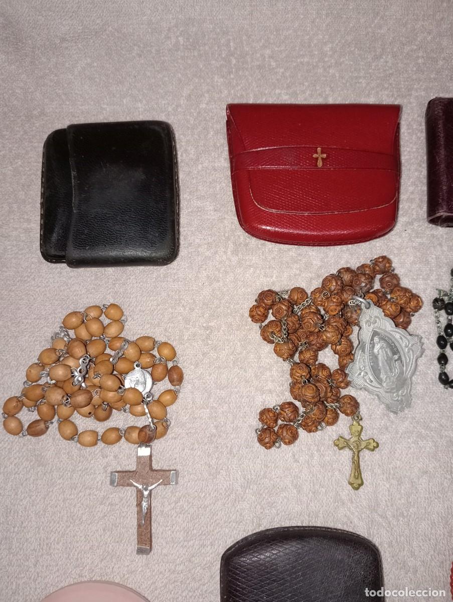 Antig&uuml;edades: Lote de 18 rosarios con sus fundas - Foto 3