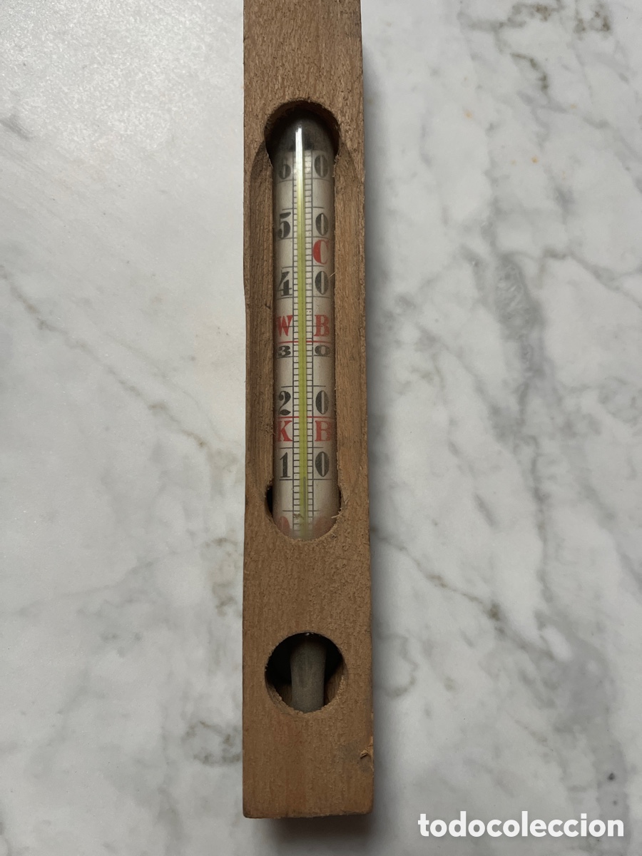 Antig&uuml;edades: Curioso term&oacute;metro en madera, para colgar. - Foto 2