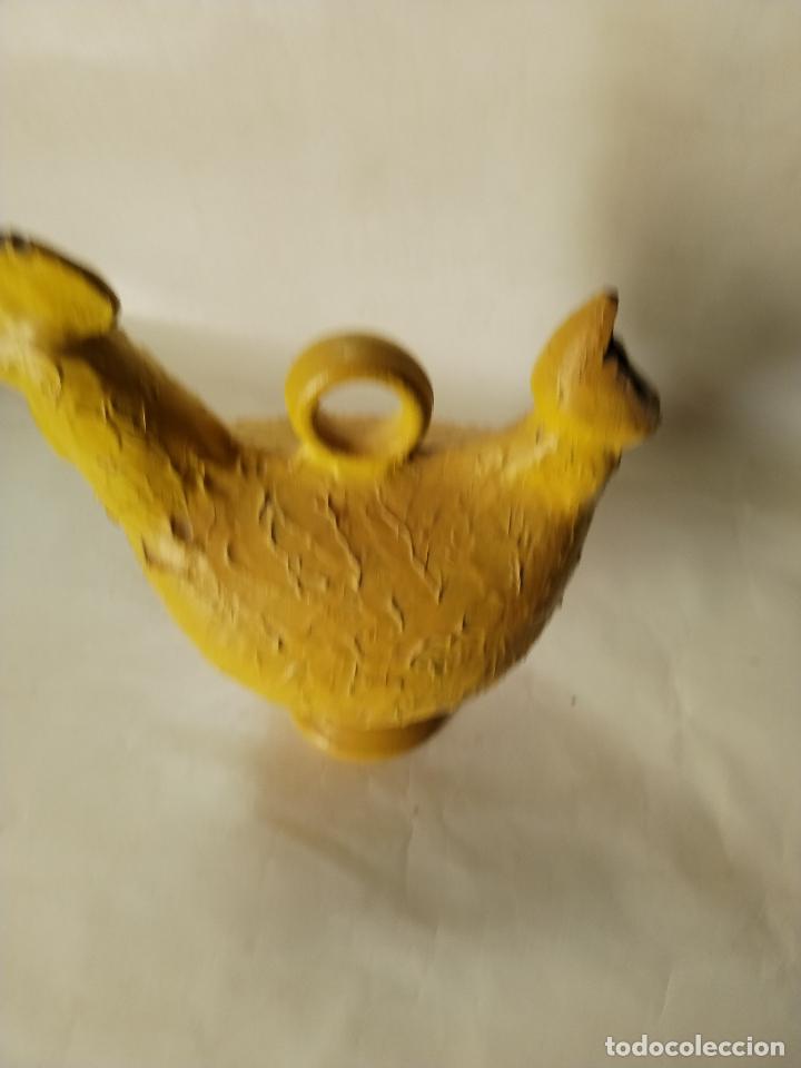 Antig&uuml;edades: botijo de gallo amarillo - Foto 3