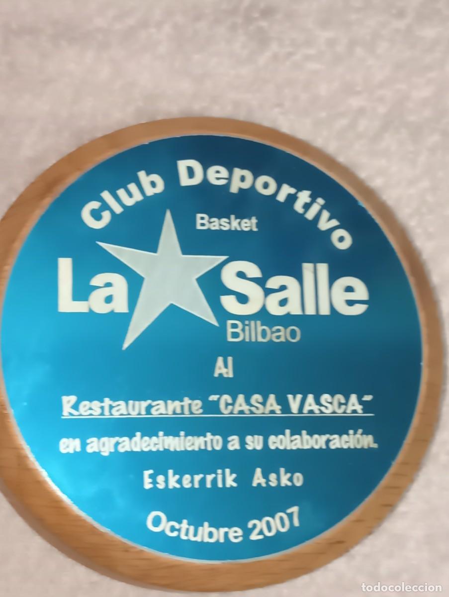 Antig&uuml;edades: Trofeo deportivo basket - Foto 2