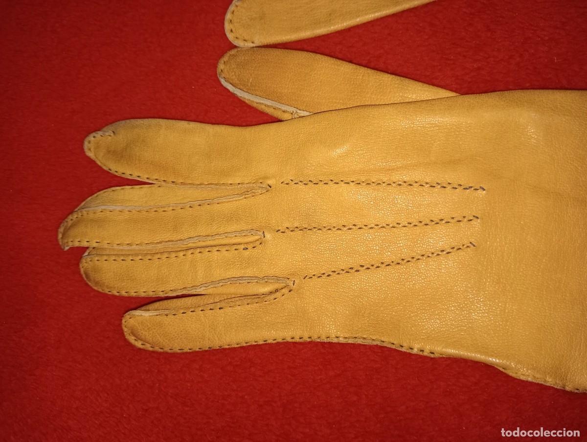 Antig&uuml;edades: Par de guantes - Foto 2