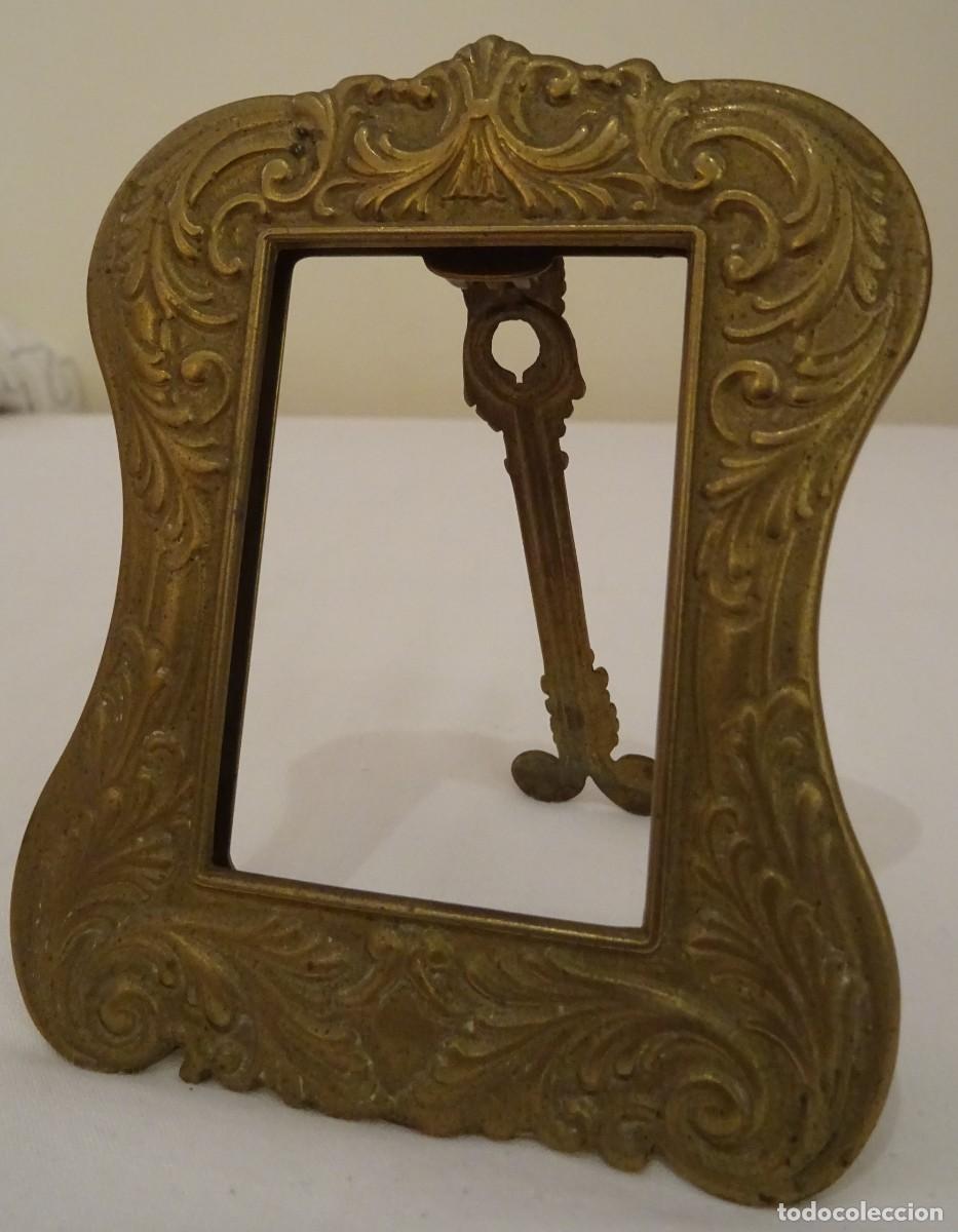 Antig&uuml;edades: Antiguo marco de bronce - Foto 1