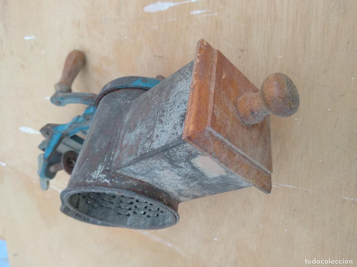 Antig&uuml;edades: Molinillo - Foto 3