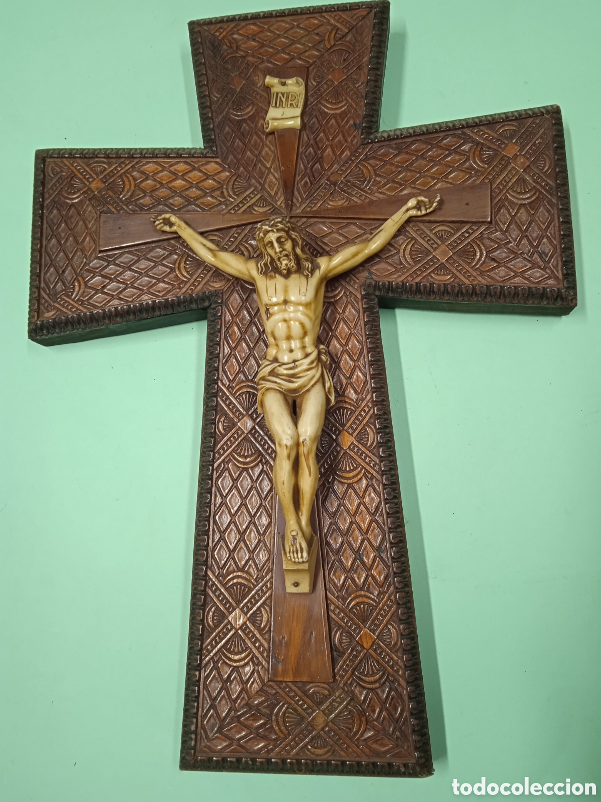 Antig&uuml;edades: Crucifijo de madera 45cm - Foto 1