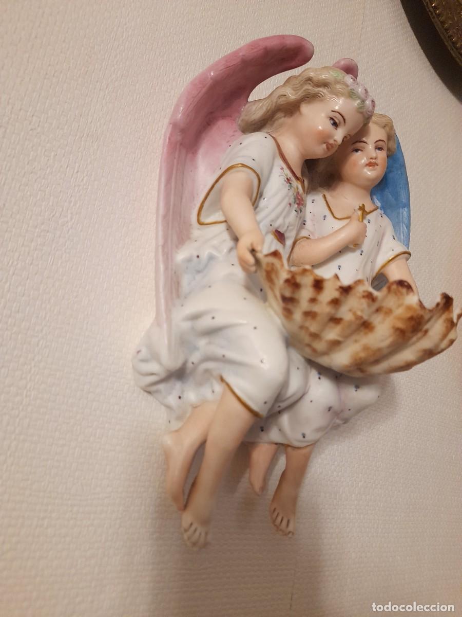Antig&uuml;edades: Benditera de biscuit - Foto 3