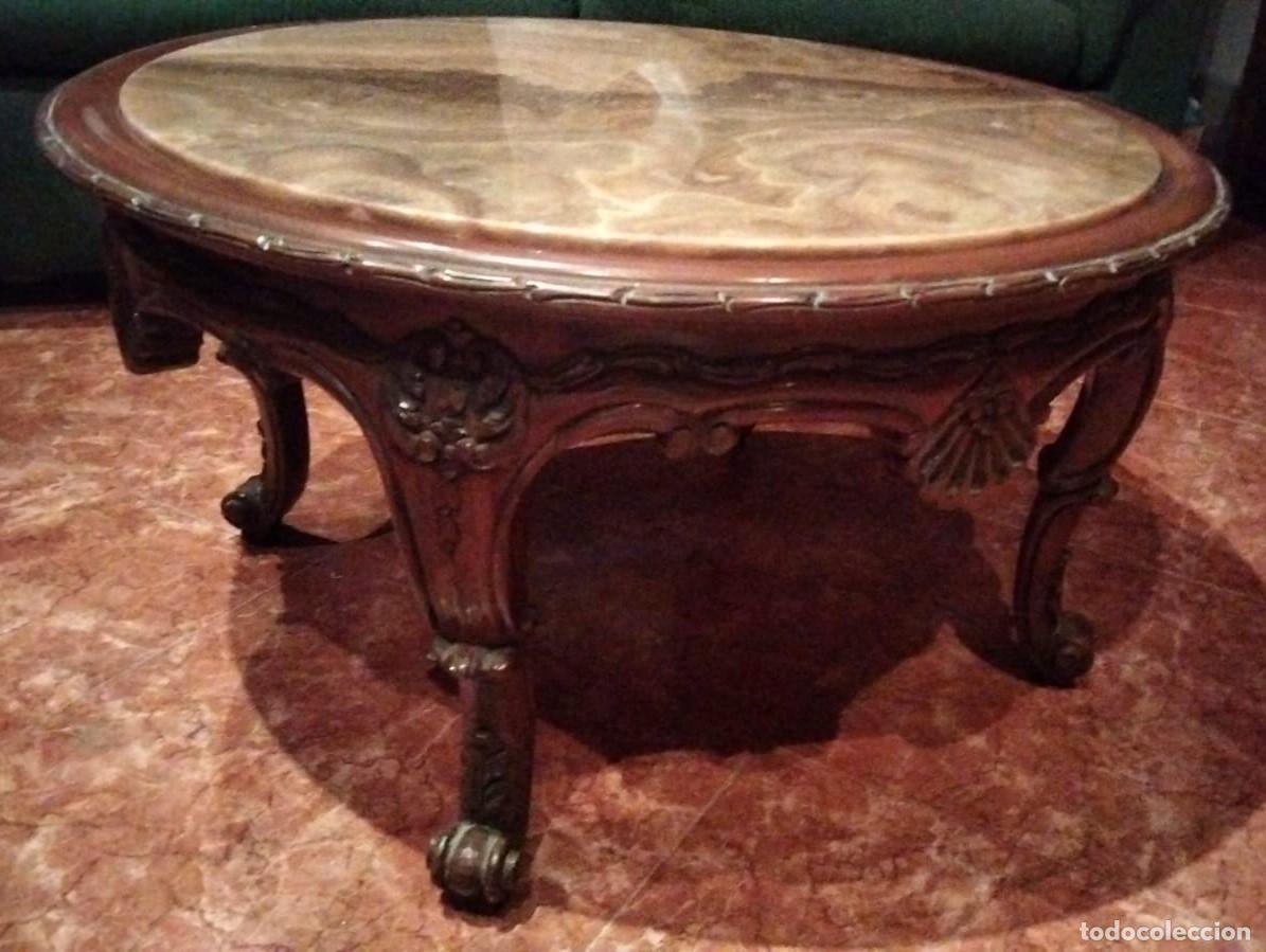 Antig&uuml;edades: Mesa de centro de madera ornamentada y m&aacute;rmol - Foto 1