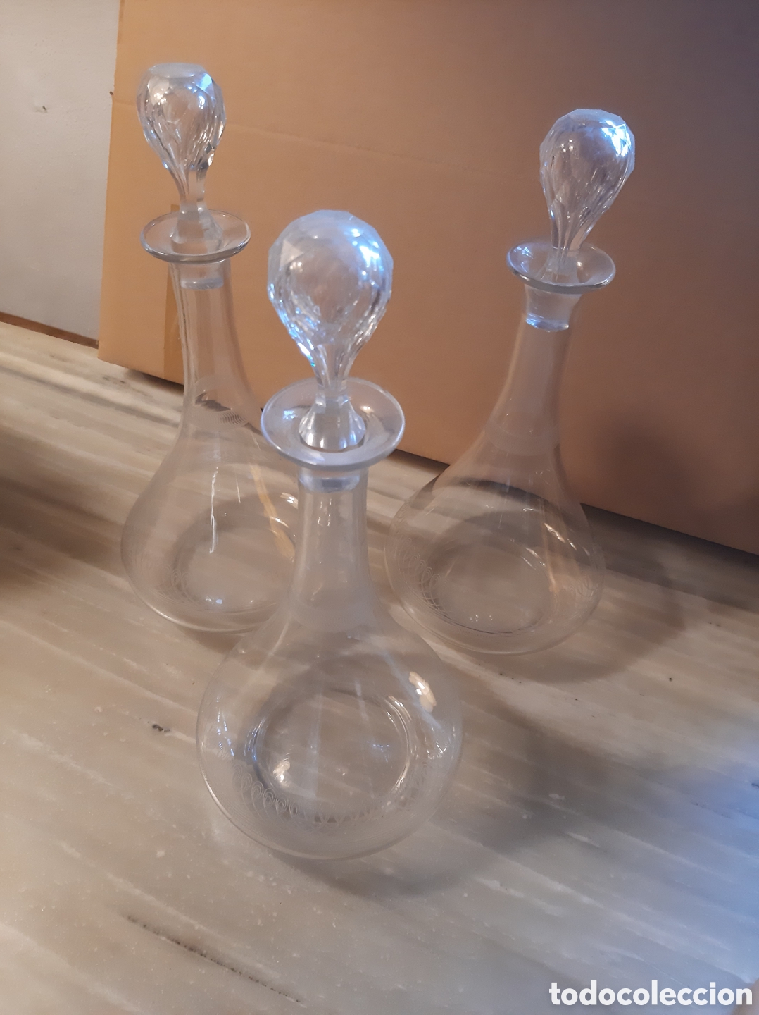 Antig&uuml;edades: 2 licoreras antiguas de cristal - Foto 2