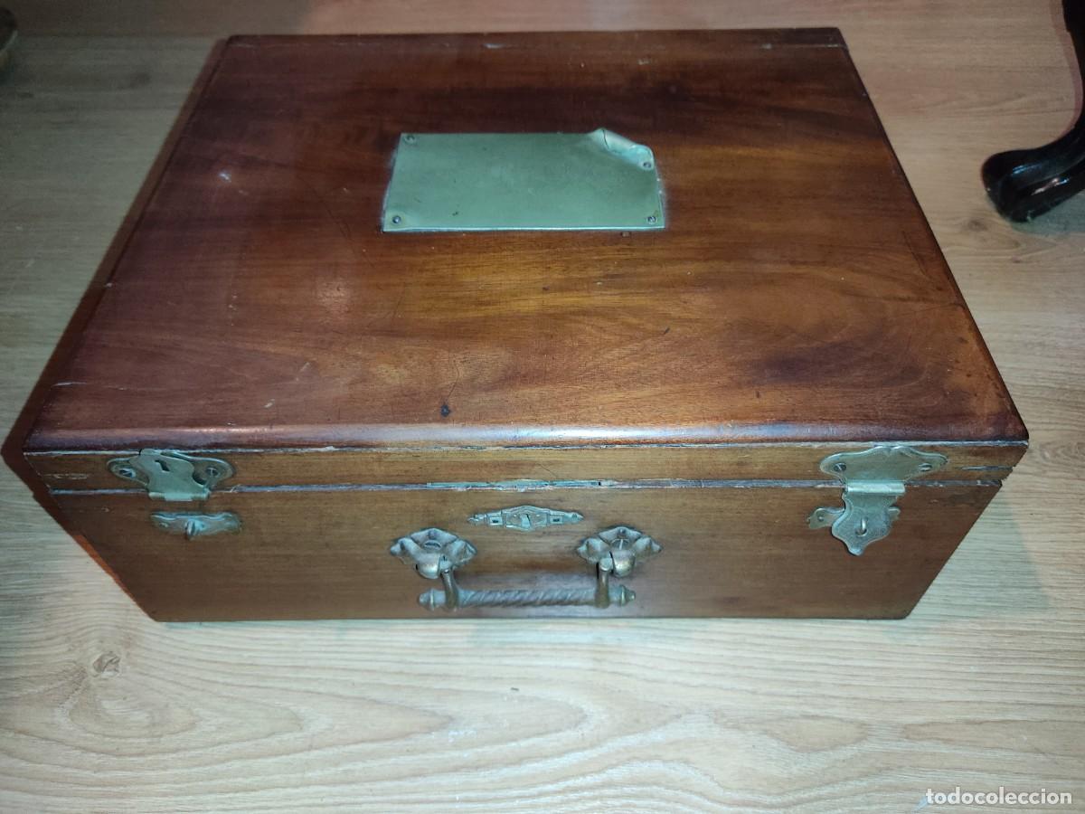 Oggetti Antichi: Malet&iacute;n de barbero peluquero antiguo, caja en madera de caoba