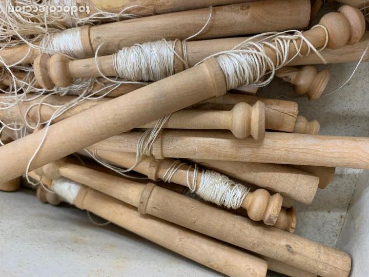 Antig&uuml;edades: Lote de 29 bolillos en madera de boj o similar