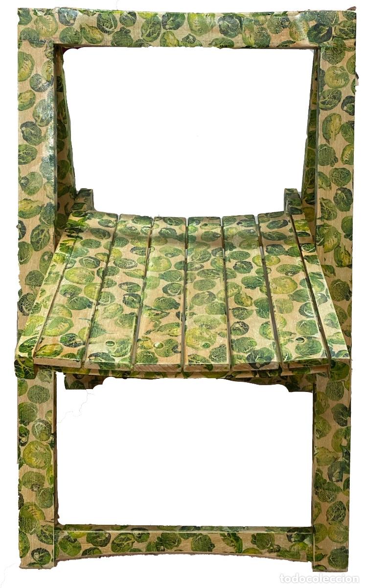 Antig&uuml;edades: Silla decorada con coles de Bruselas. - Foto 1