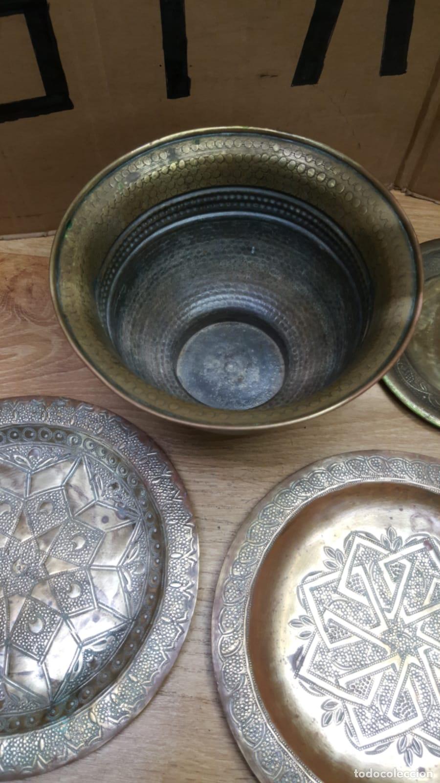 Antig&uuml;edades: ANTIGUOS PLATOS Y MACETERO ARABE EN BRONCE - Foto 13