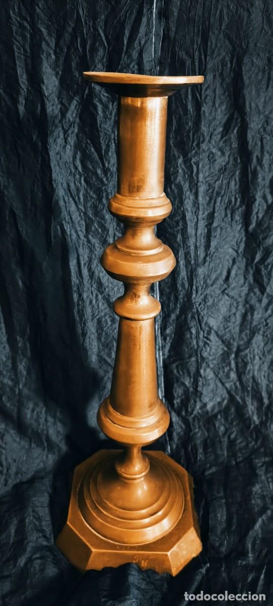 Antig&uuml;edades: CANDELABRO DE BRONCE SIGLO XIX. - Foto 2