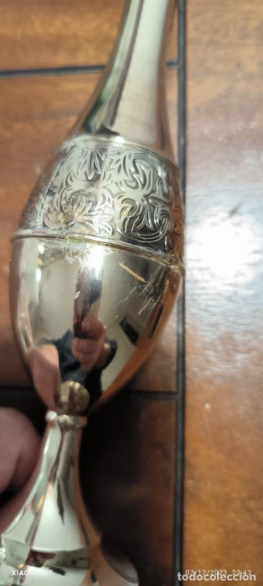 Antig&uuml;edades: FLORERO DE METAL aprox 22 cm - Foto 6