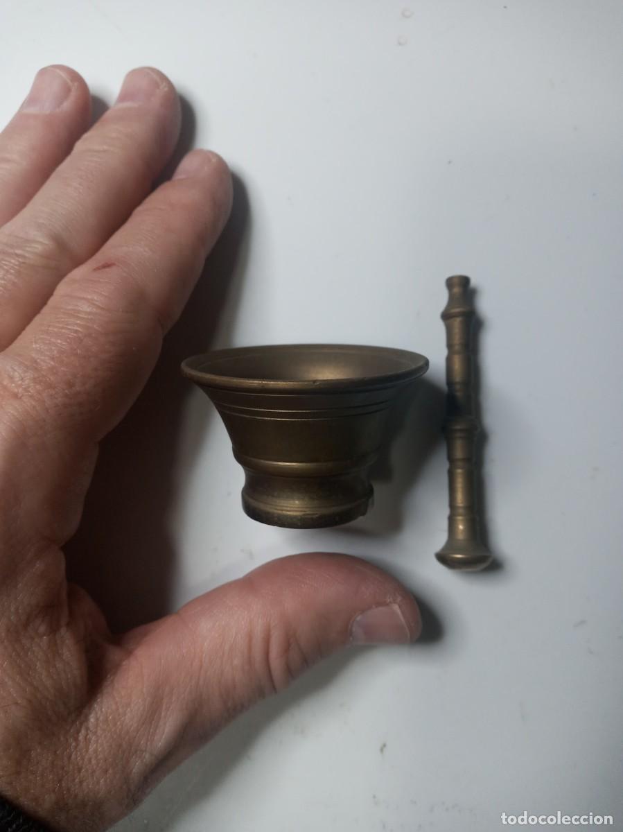 Antig&uuml;edades: mini mortero de farmacia de bronce. - Foto 3