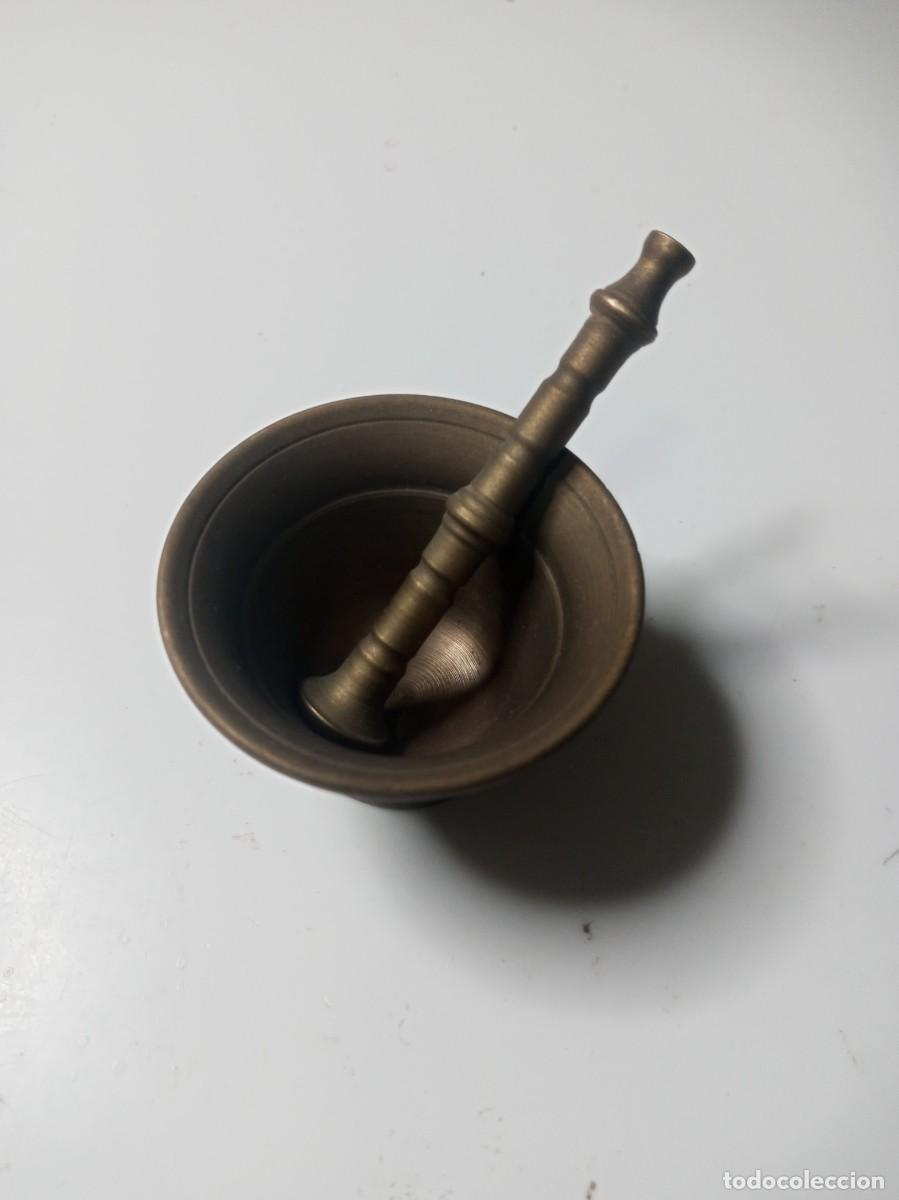 Antig&uuml;edades: mini mortero de farmacia de bronce. - Foto 5